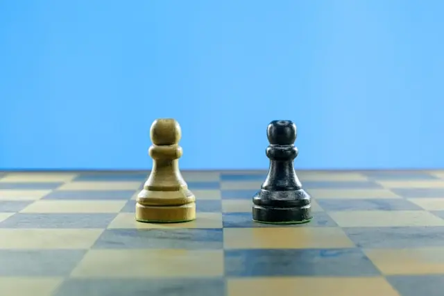¿Es mejor invertir en redes sociales o en una web? | webCBZ.com